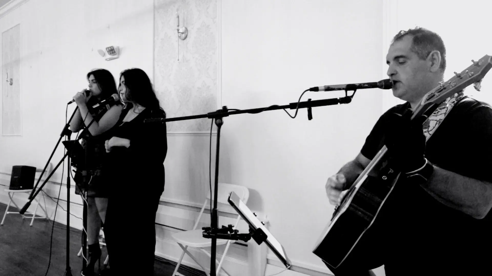 Solo acoustic performer serving the Tri-State area. I read the room and bring an easygoing, crowd-pleasing set. - Photo 9