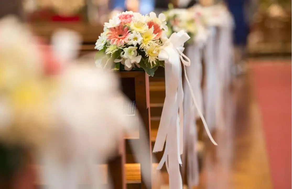 Custom wedding flowers, bouquets, ceremony florals, centerpieces, arches, and luxury reception décor throughout Florida. - Photo 50