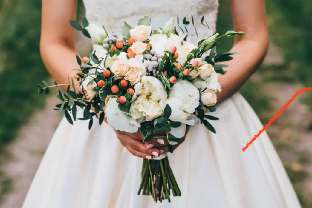 Custom wedding flowers, bouquets, ceremony florals, centerpieces, arches, and luxury reception décor throughout Florida. - Photo 40