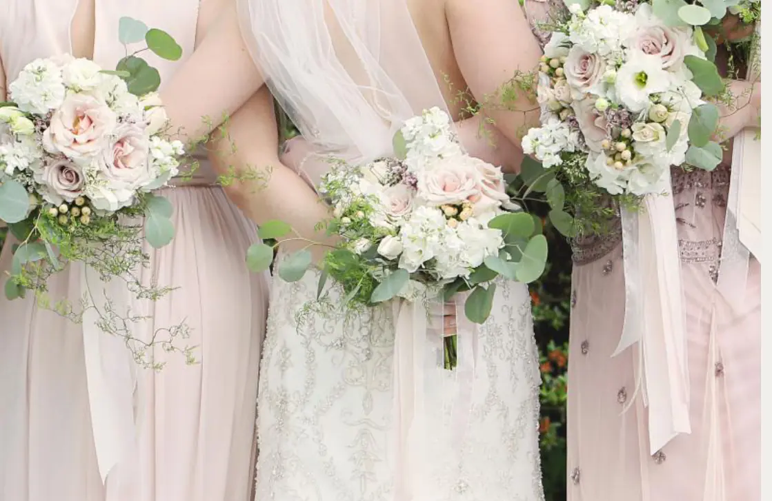 Custom wedding flowers, bouquets, ceremony florals, centerpieces, arches, and luxury reception décor throughout Florida. - Photo 25
