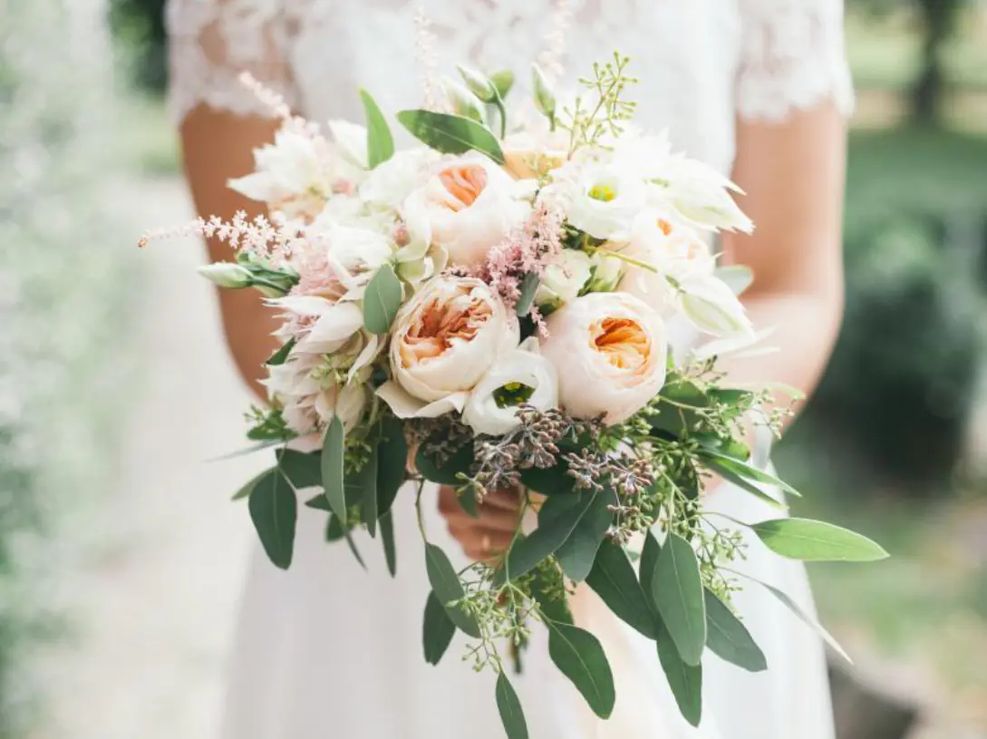 Custom wedding flowers, bouquets, ceremony florals, centerpieces, arches, and luxury reception décor throughout Florida. - Photo 30