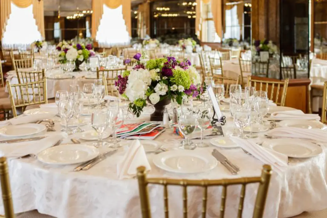 Custom wedding flowers, bouquets, ceremony florals, centerpieces, arches, and luxury reception décor throughout Florida. - Photo 36