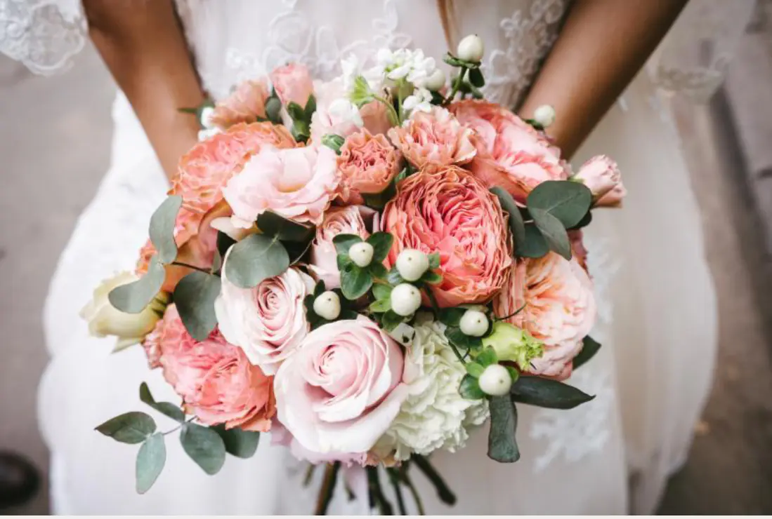 Custom wedding flowers, bouquets, ceremony florals, centerpieces, arches, and luxury reception décor throughout Florida. - Photo 22