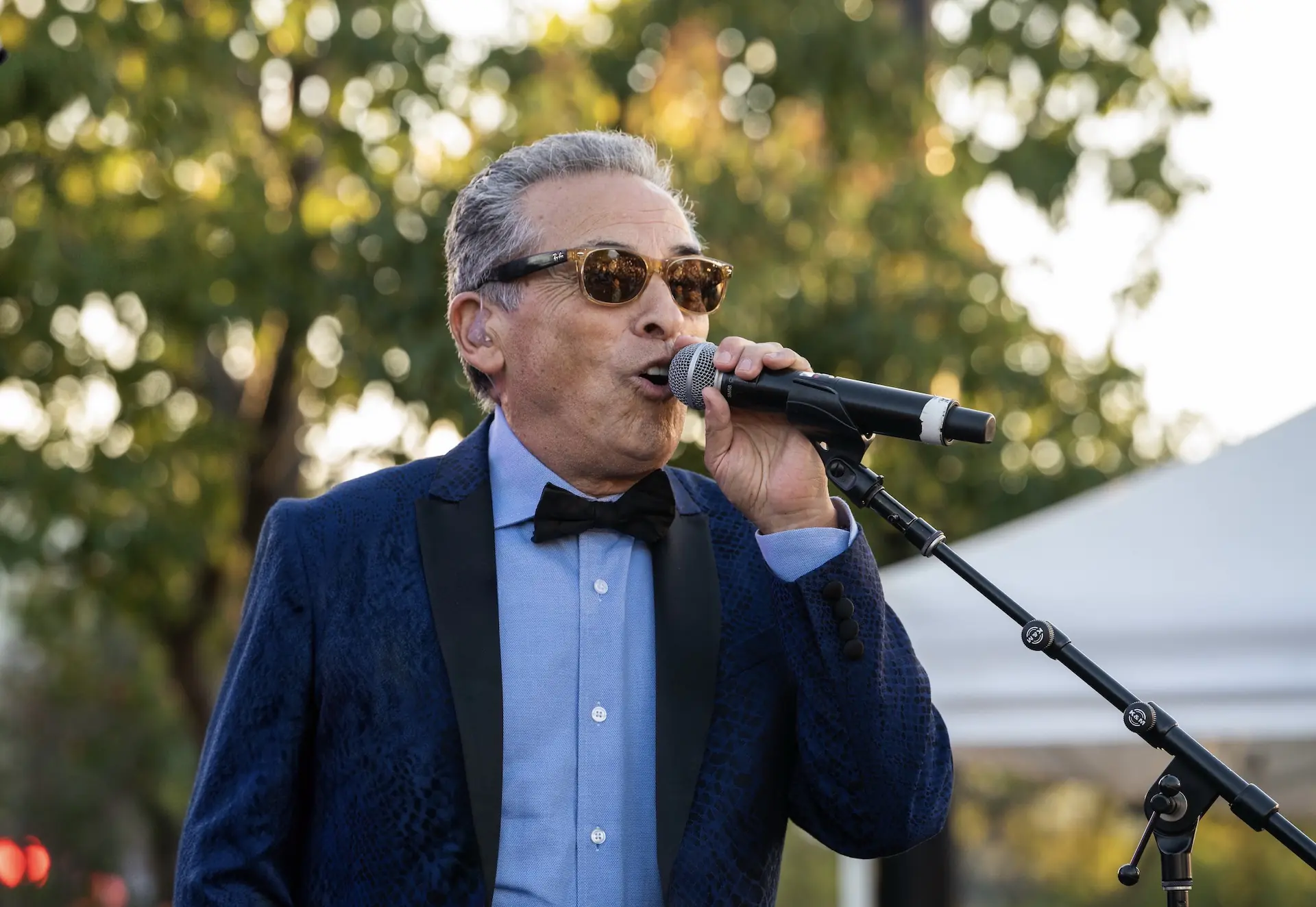  Yari Moré Latin Band, based in the Los Angeles area for more than 25 years in the businness!! 