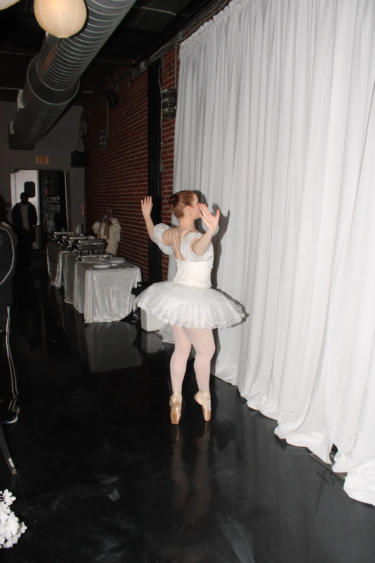 Professional ballerina- dancing to song of your choice  - Photo 6