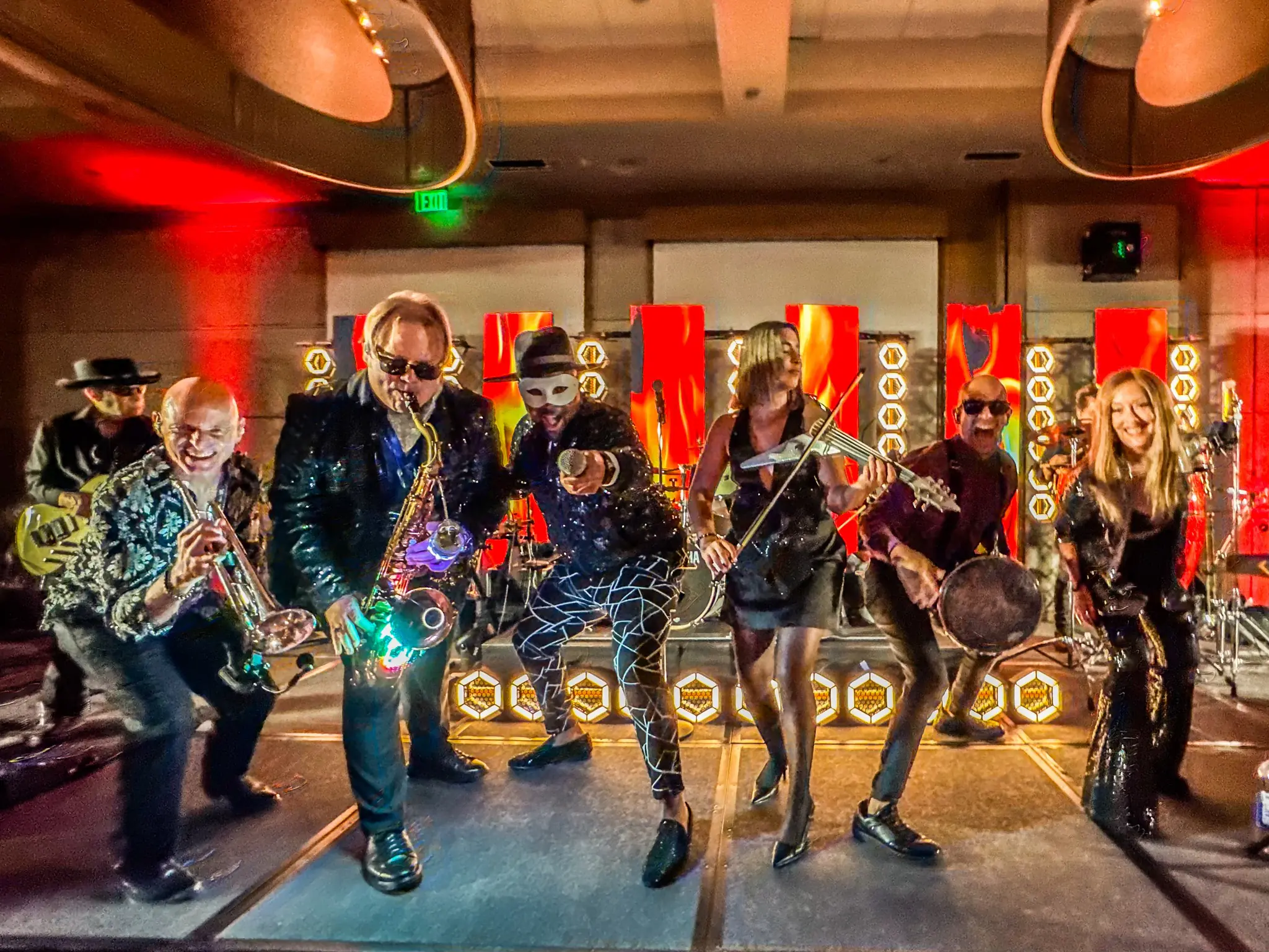 Dynamic 6 to 12 Piece band - Photo 7