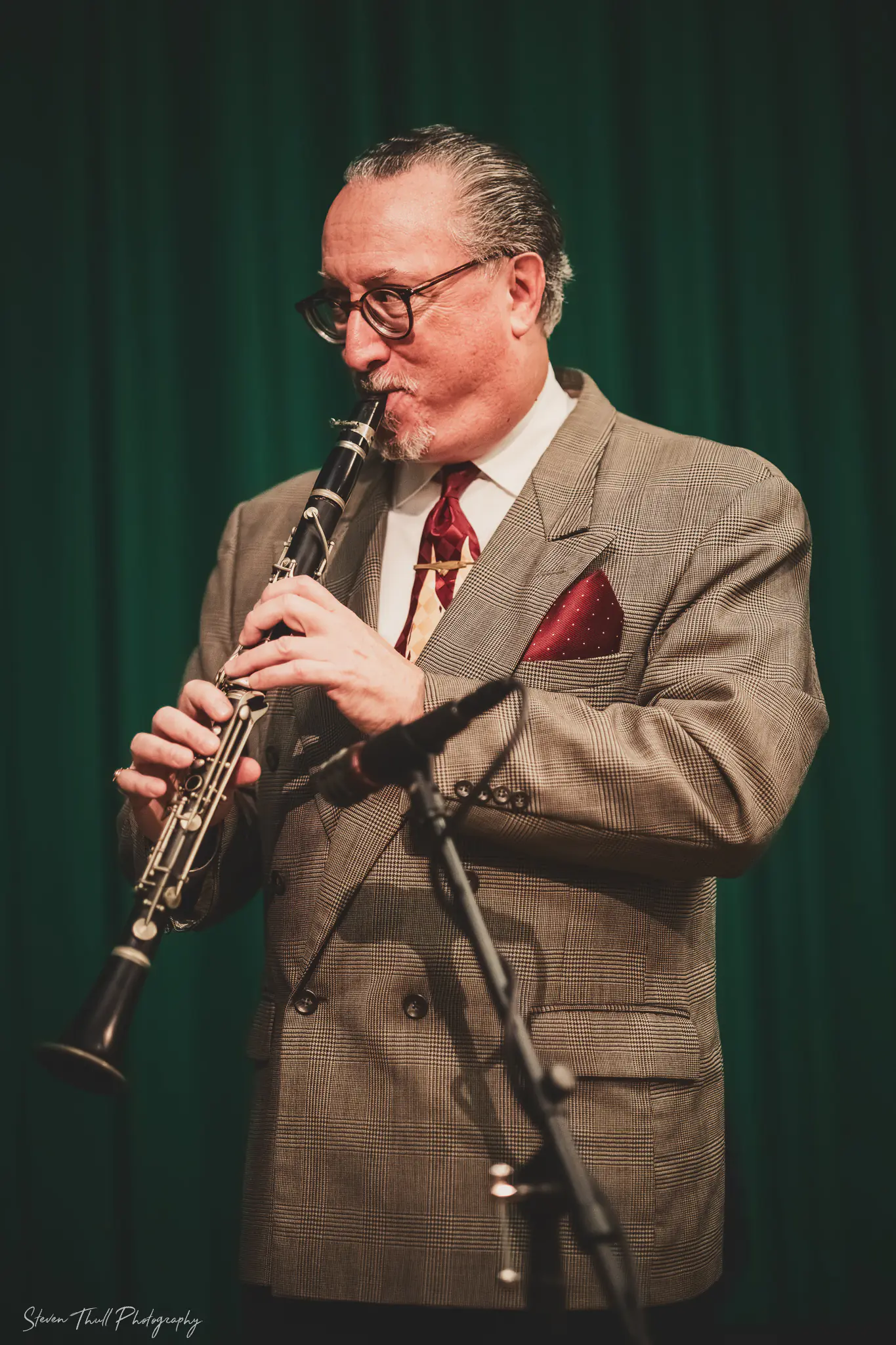 From light background jazz to a full swing show, we can add just the right atmosphere to any event. 