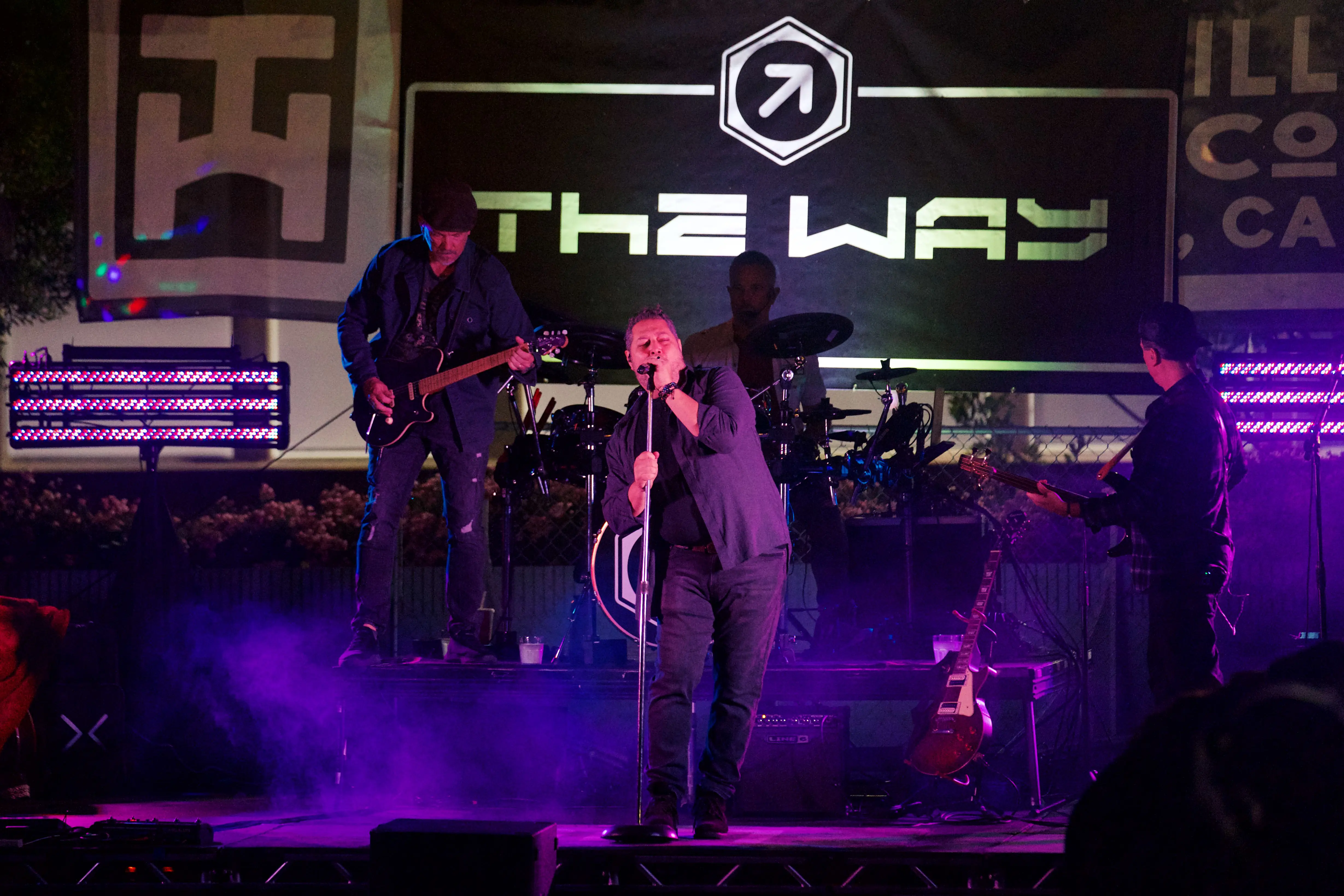 We perform a tribute to 80’s & 90’s alternative rock music. The songs you forgot you loved!  - Photo 9