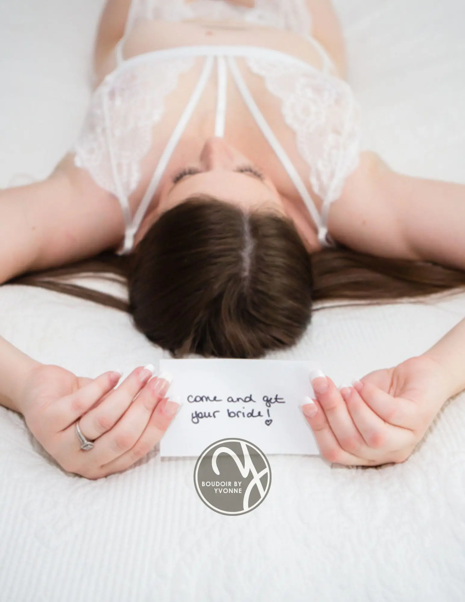 Luxury bridal boudoir photography and custom albums for an unforgettable, intimate wedding gift.